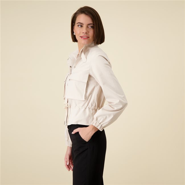 Chaqueta MONARI corta con cuello alto