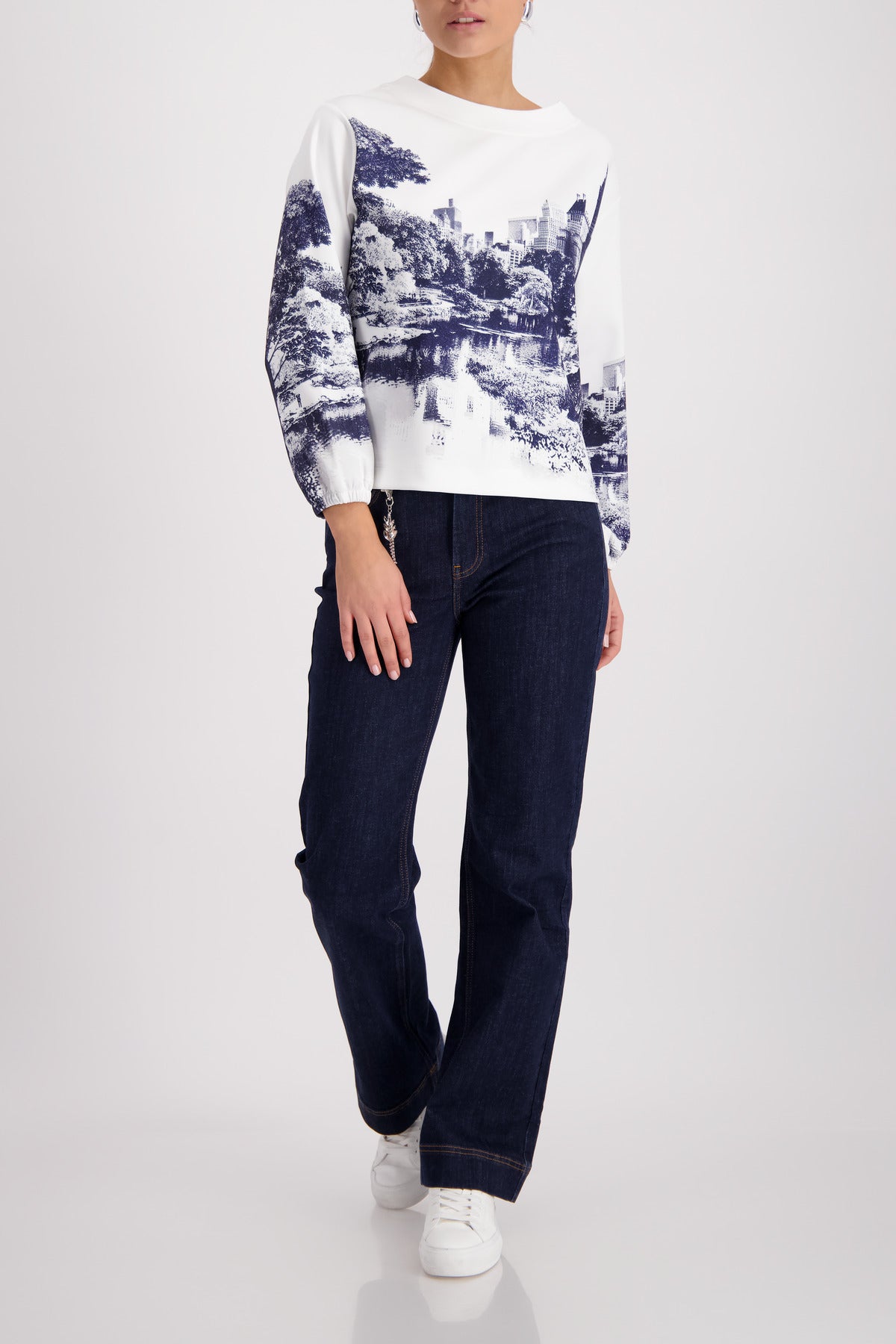 Sudadera MONARI con estampado ciudad
