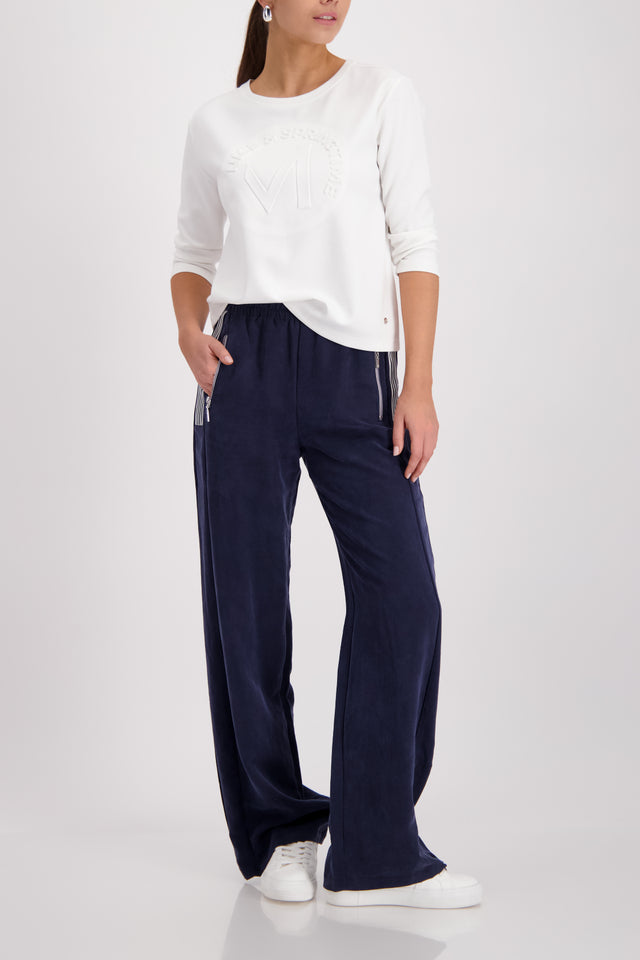 Sudadera MONARI blanca con emblema