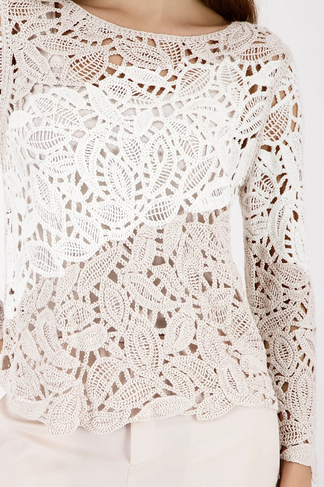 Suéter MONARI de crochet crudo y arena