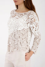 Suéter MONARI de crochet crudo y arena