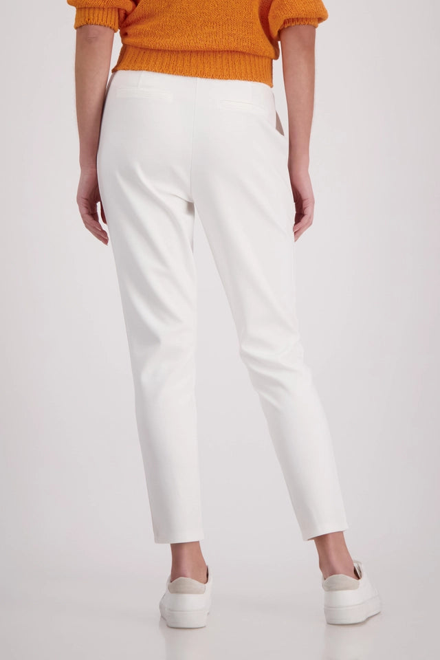 Pantalón MONARI corte joggers color blanco