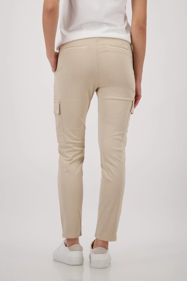 Pantalón MONARI corte cargo color beige