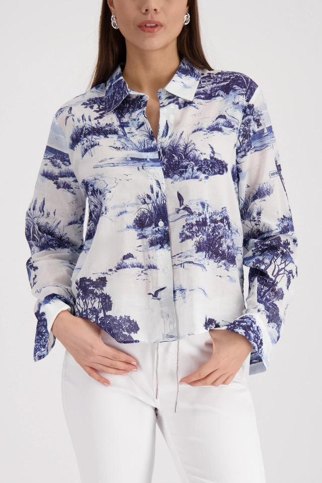 Blusa MONARI estampado paisaje en azules