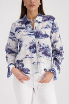 Blusa MONARI estampado paisaje en azules