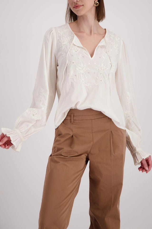 Blusa MONARI con bordado