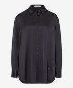 Camisa negra sedosa cuello camisero Brax Feel Good