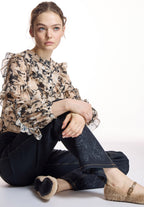 Blusa ALBA CONDE estampada con volantes