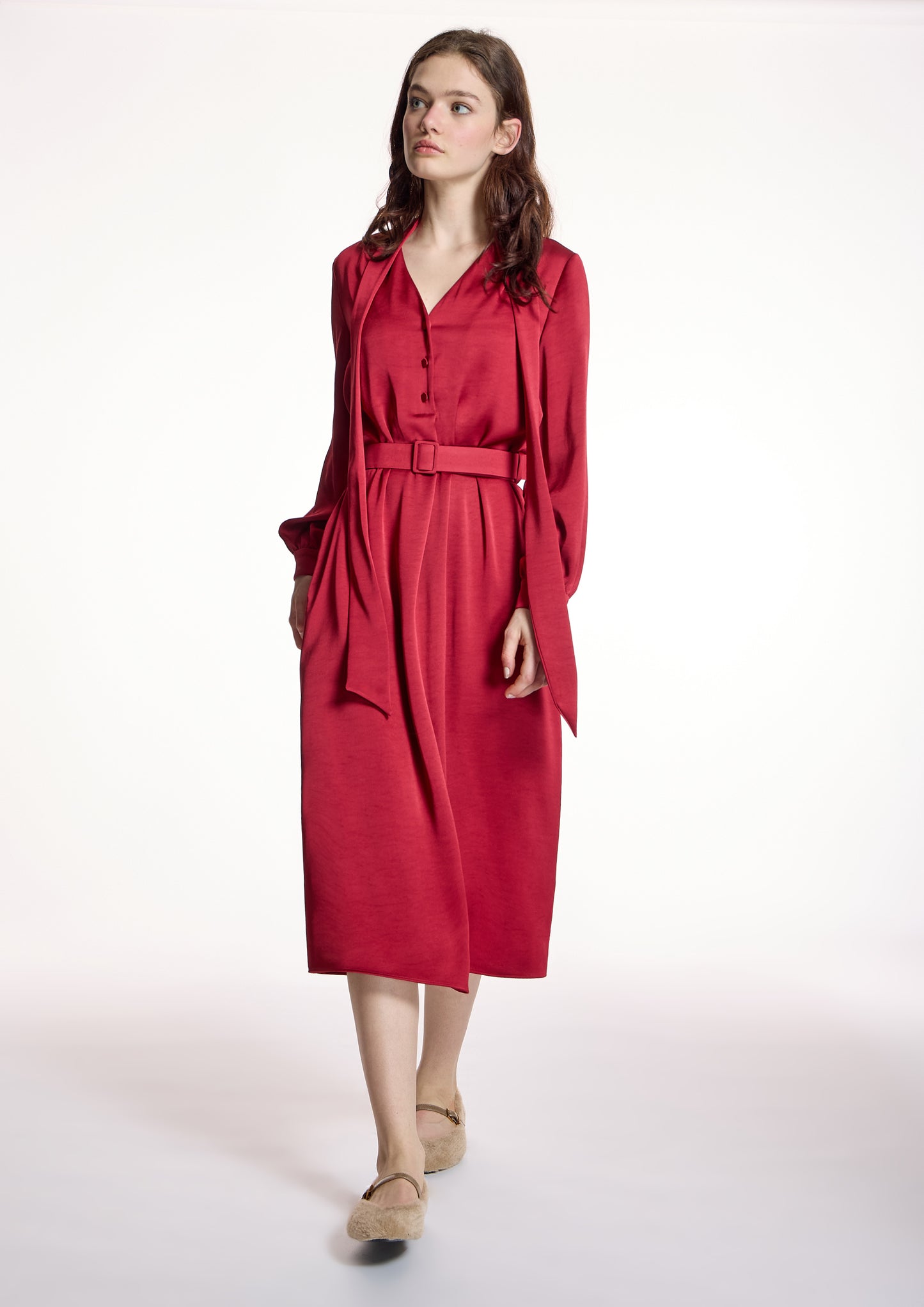 Vestido ALBA CONDE satinado rojo