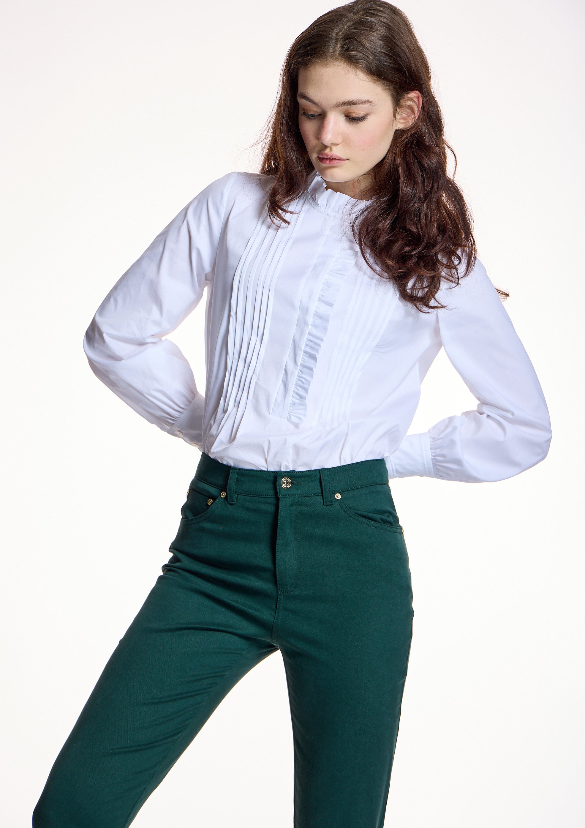 Pantalón ALBA CONDE bajo flared