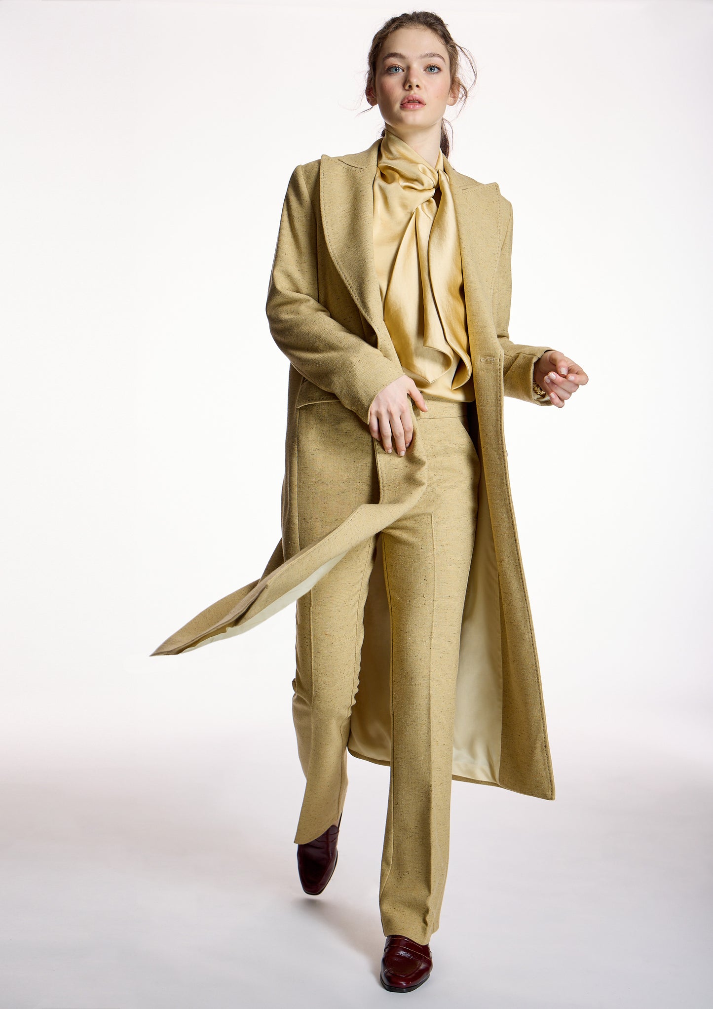 Abrigo ALBA CONDE largo amarillo