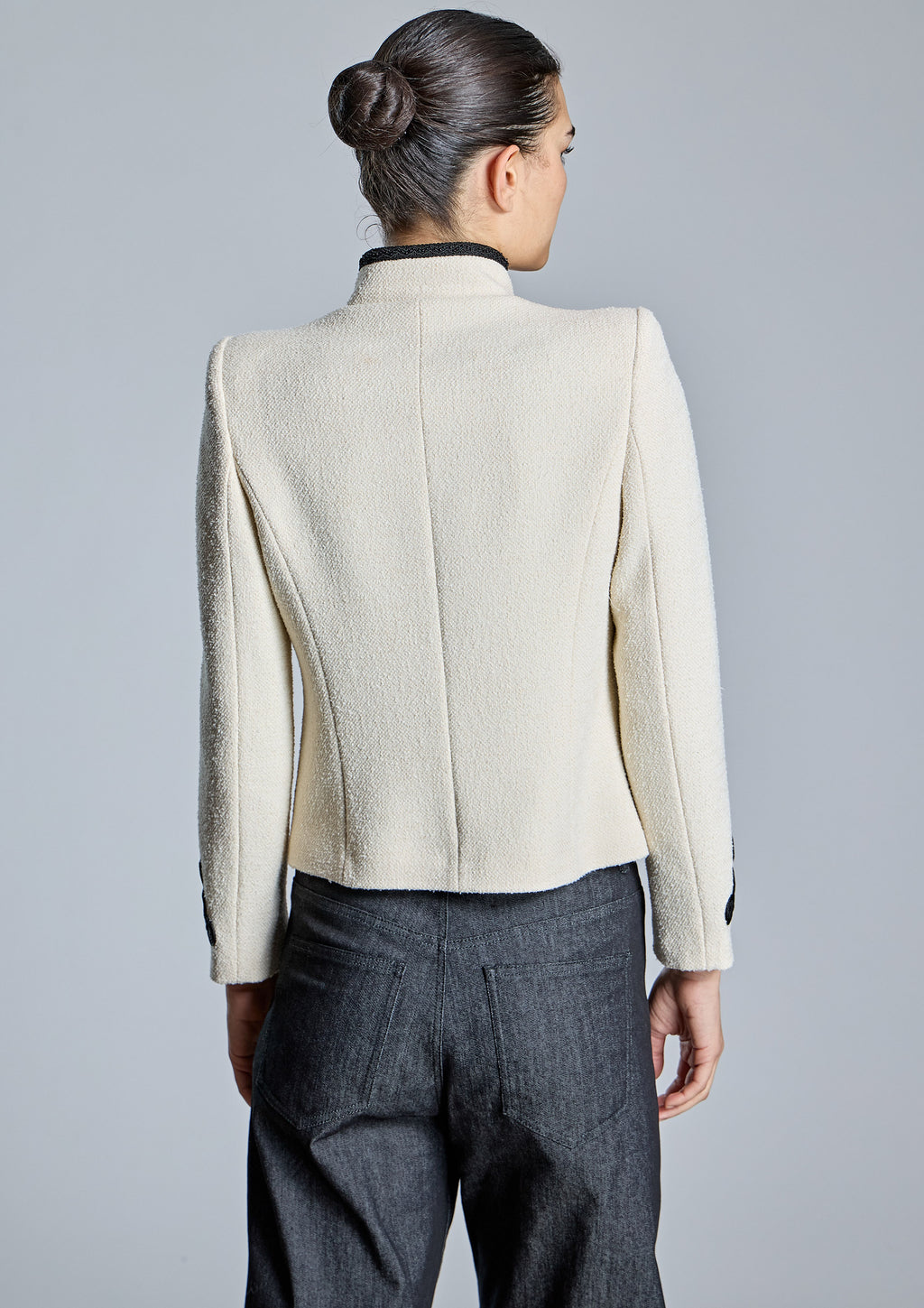 Chaqueta ALBA CONDE cruda con alamares