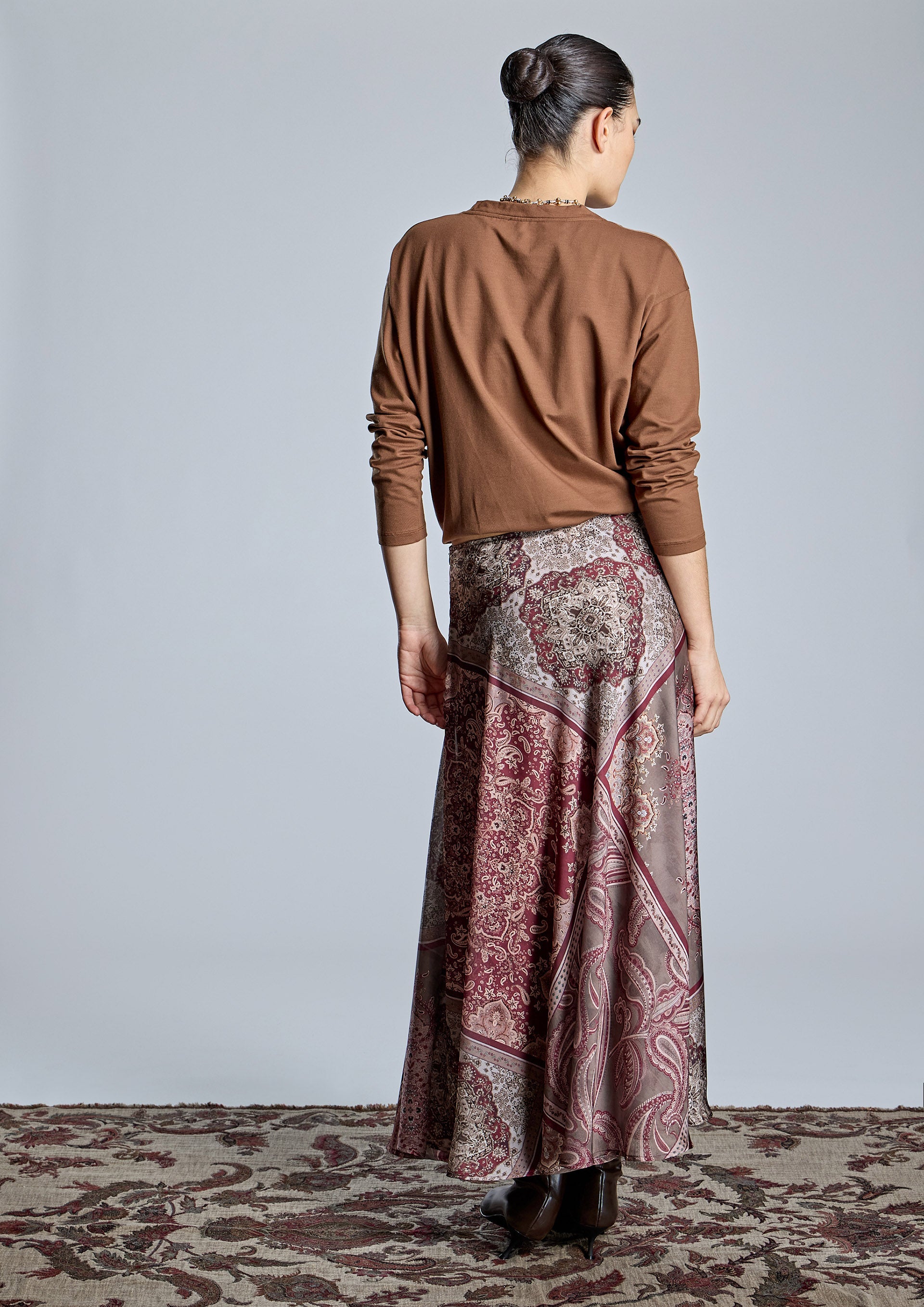 Falda ALBA CONDE larga estampado burdeos