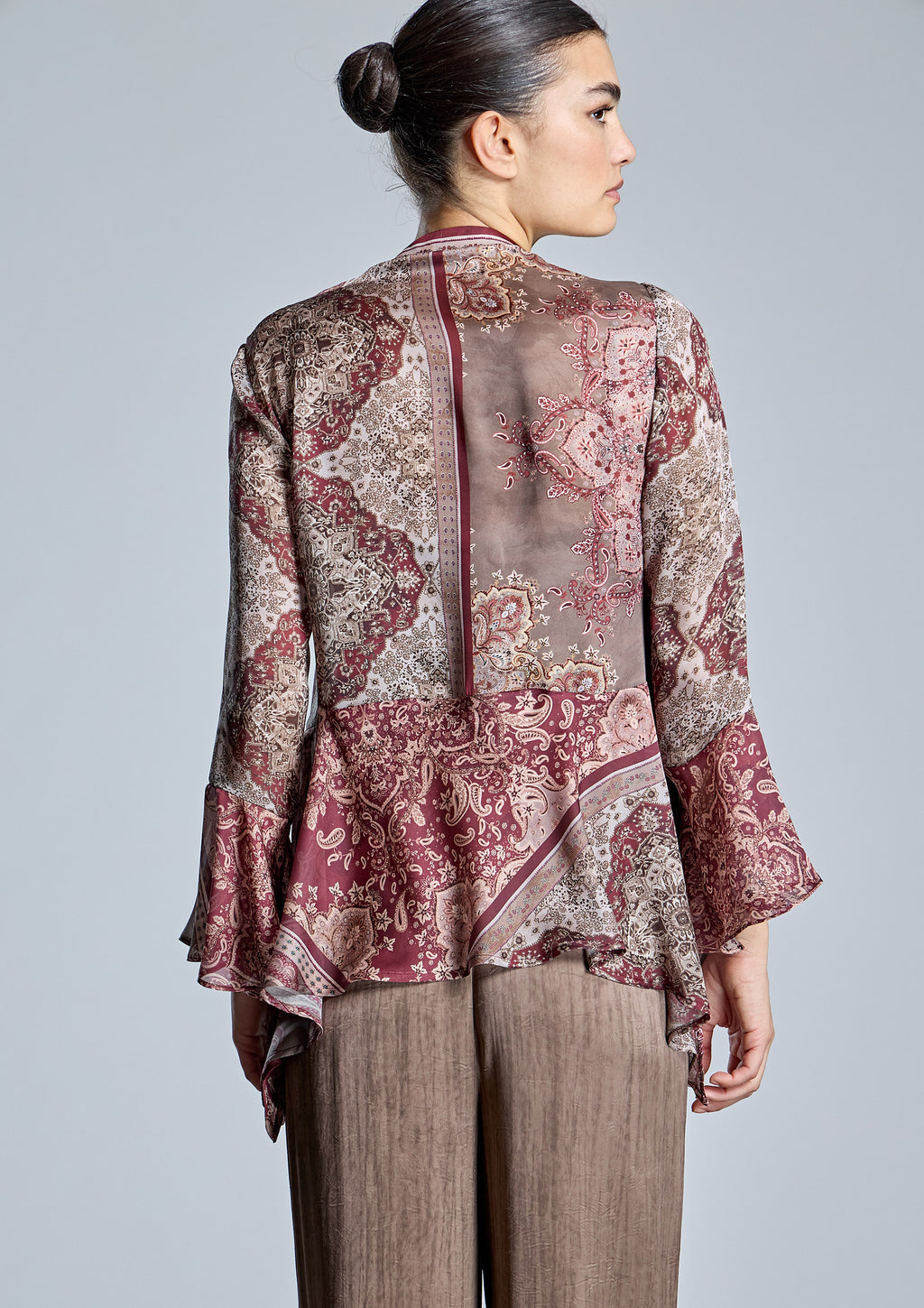 Blusa ALBA CONDE fluida estampada burdeos