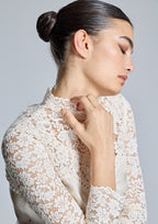 Blusa ALBA CONDE beige con encaje