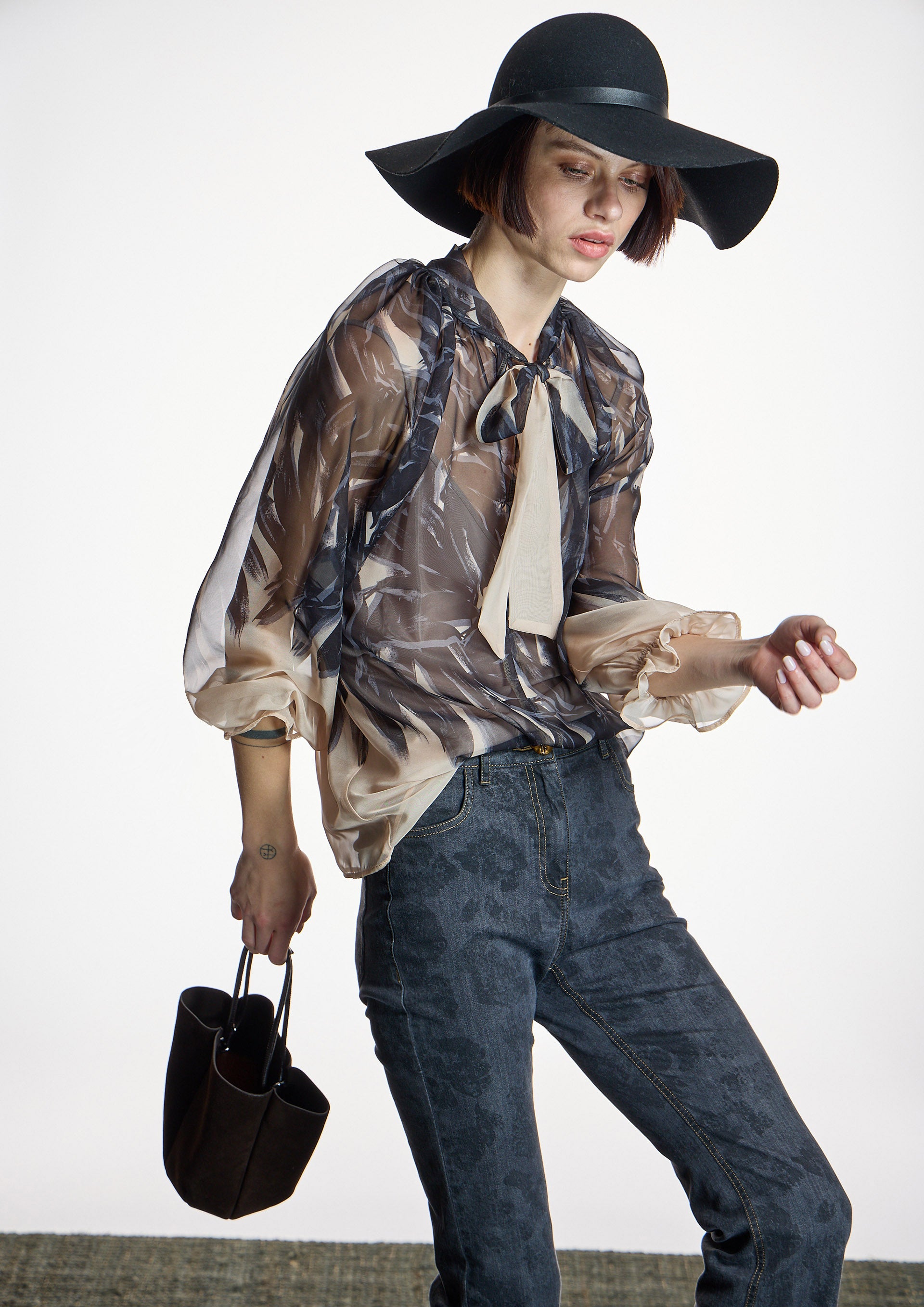 Blusa ALBA CONDE de gasa estampada