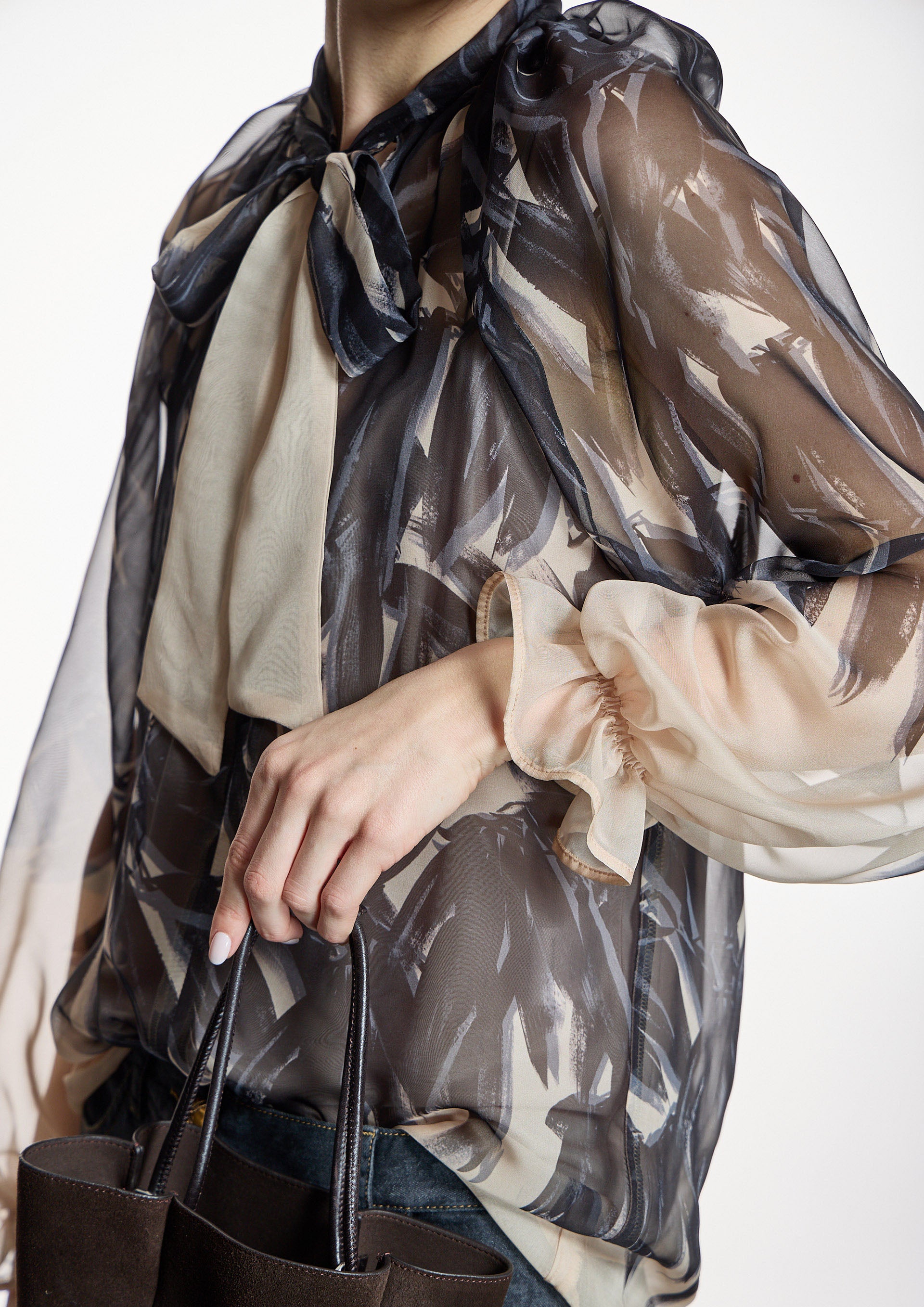 Blusa ALBA CONDE de gasa estampada