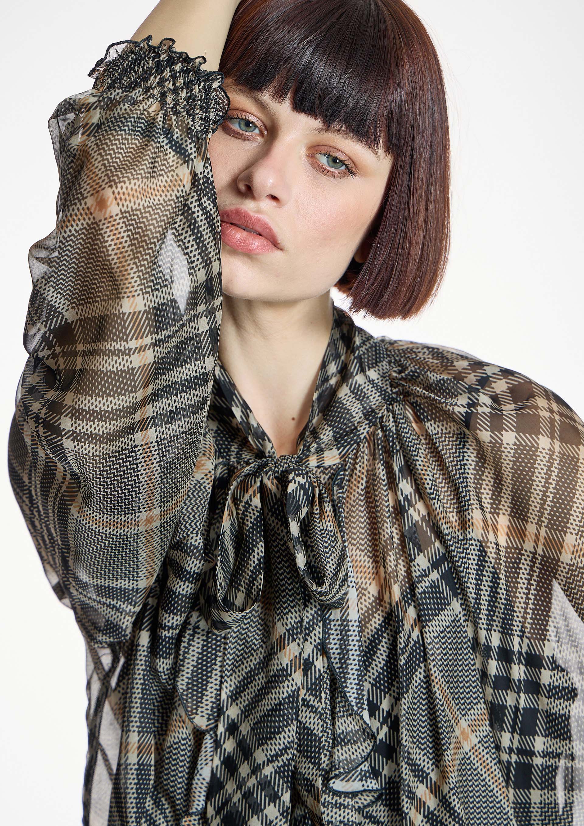 Blusa ALBA CONDE de gasa de cuadros