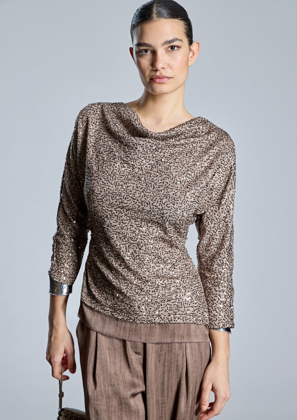 Blusa ALBA CONDE  topo con detalle de lentejuelas