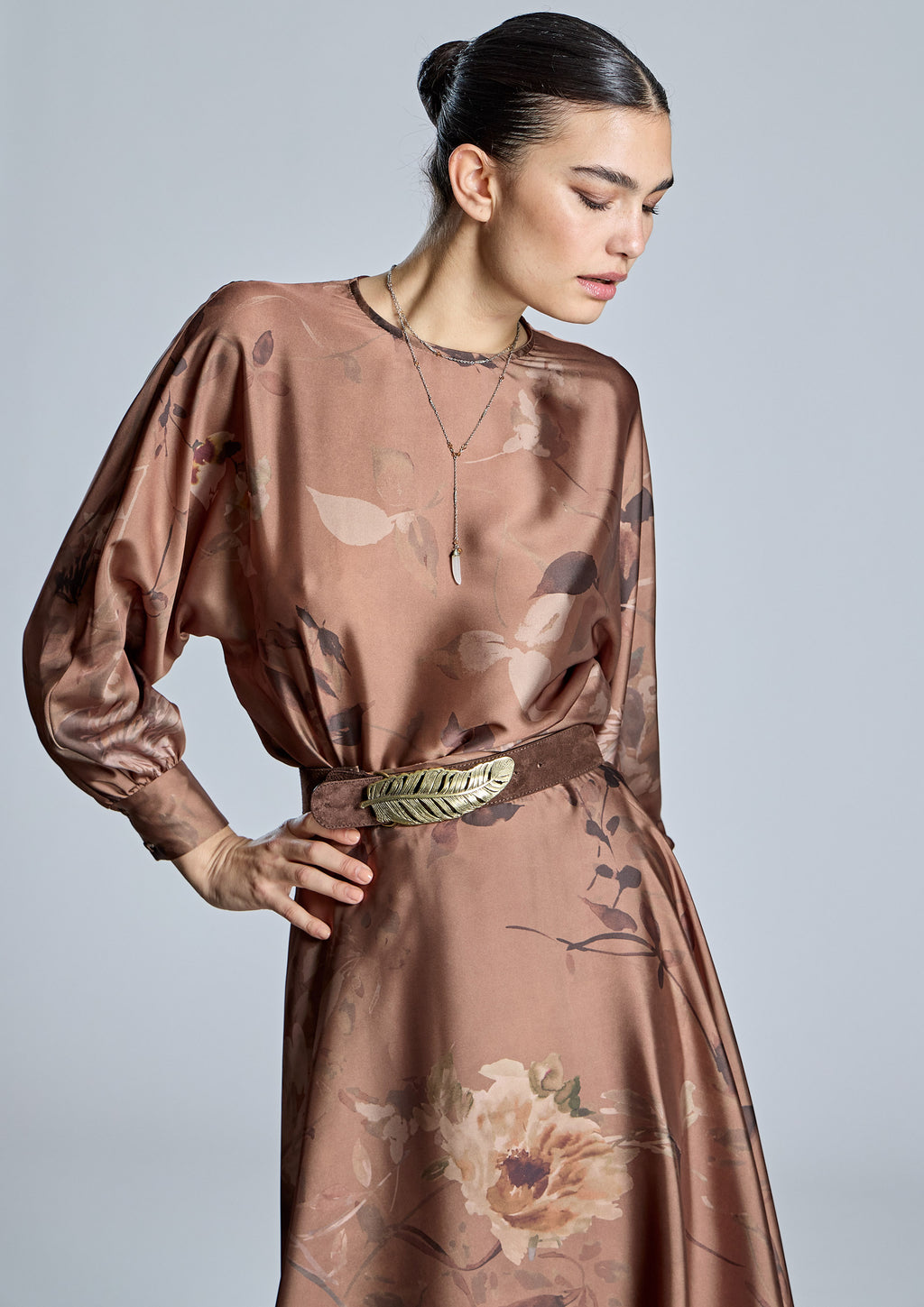 Blusa ALBA CONDE estampada con pañuelo