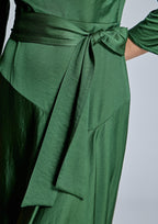 Vestido ALBA CONDE verde satinado