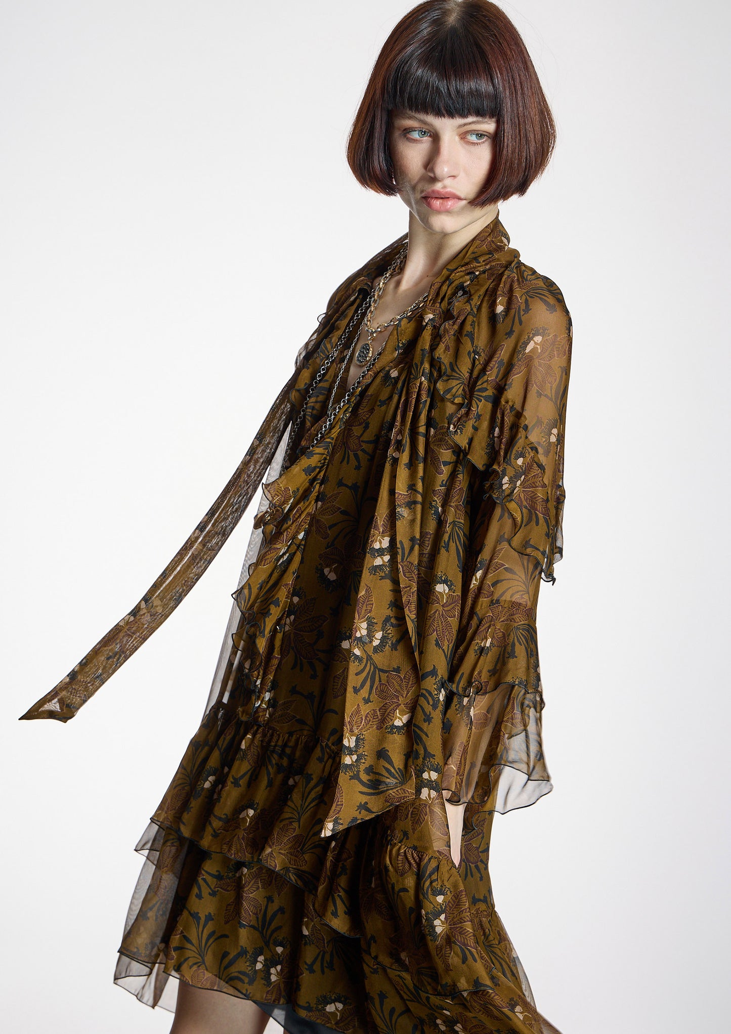 Vestido ALBA CONDE corto de volantes