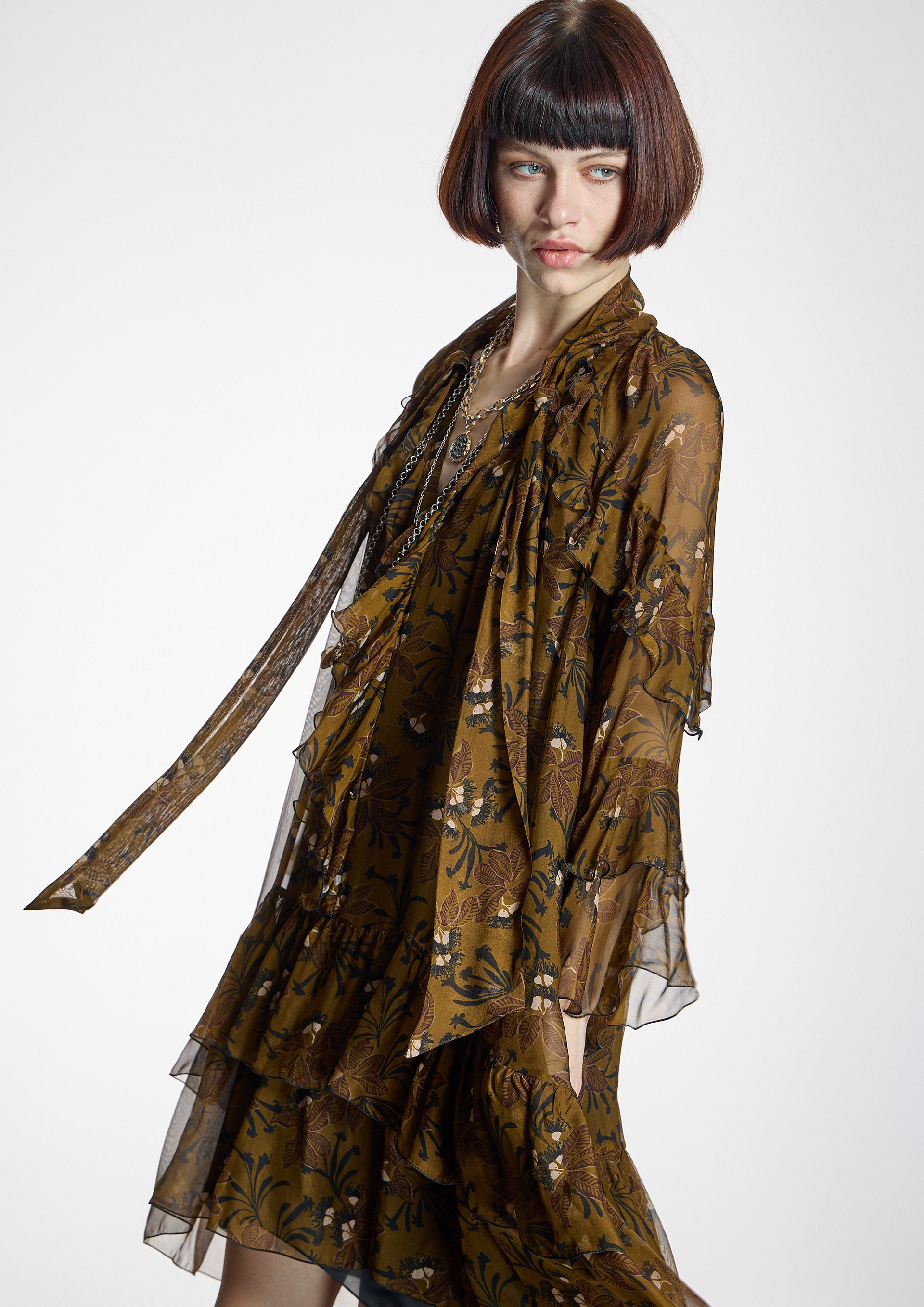 Vestido ALBA CONDE corto de volantes