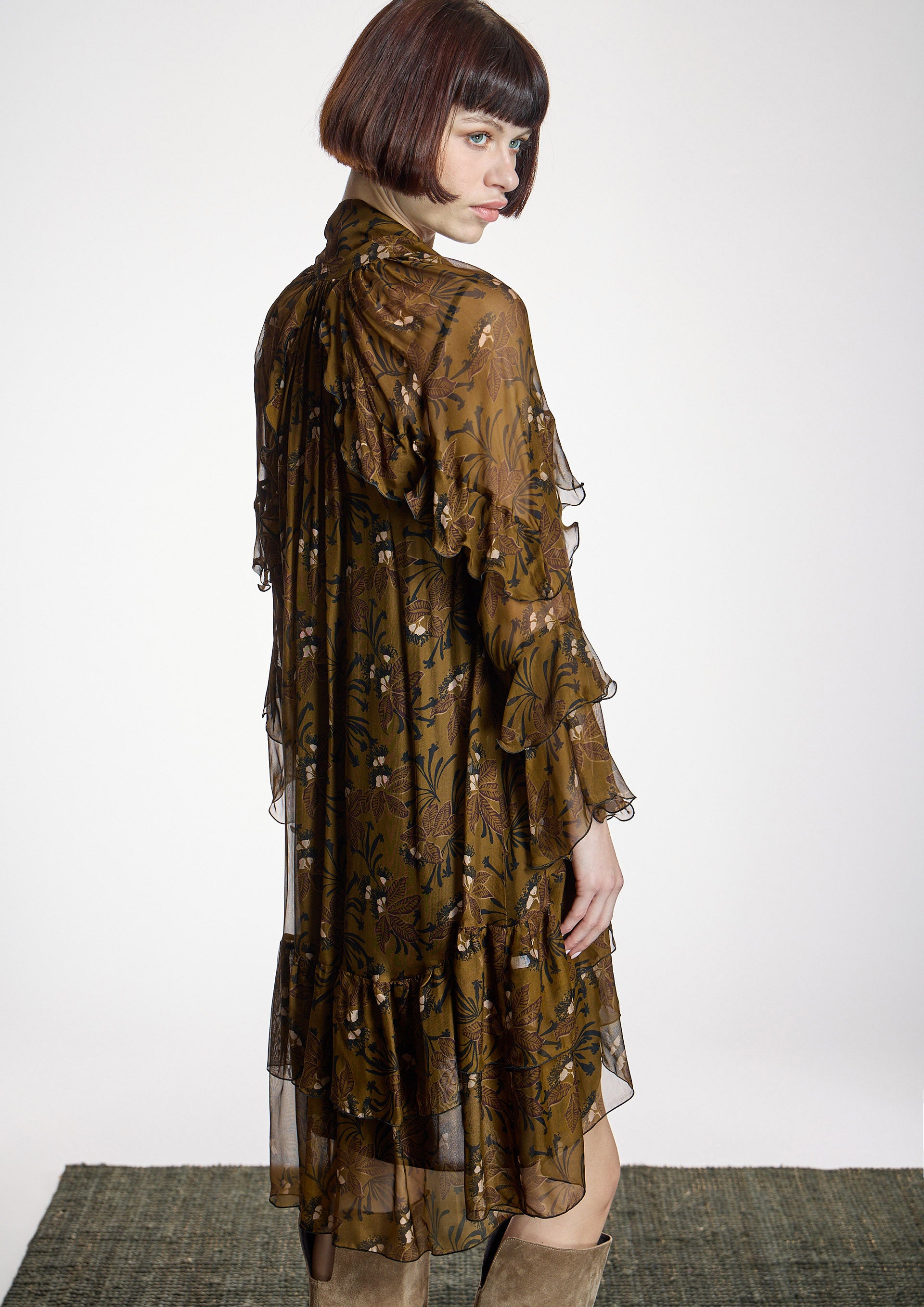 Vestido ALBA CONDE corto de volantes