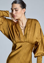 Vestido ALBA CONDE de satén mostaza
