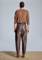 Pantalón ALBA CONDE efecto piel marrón