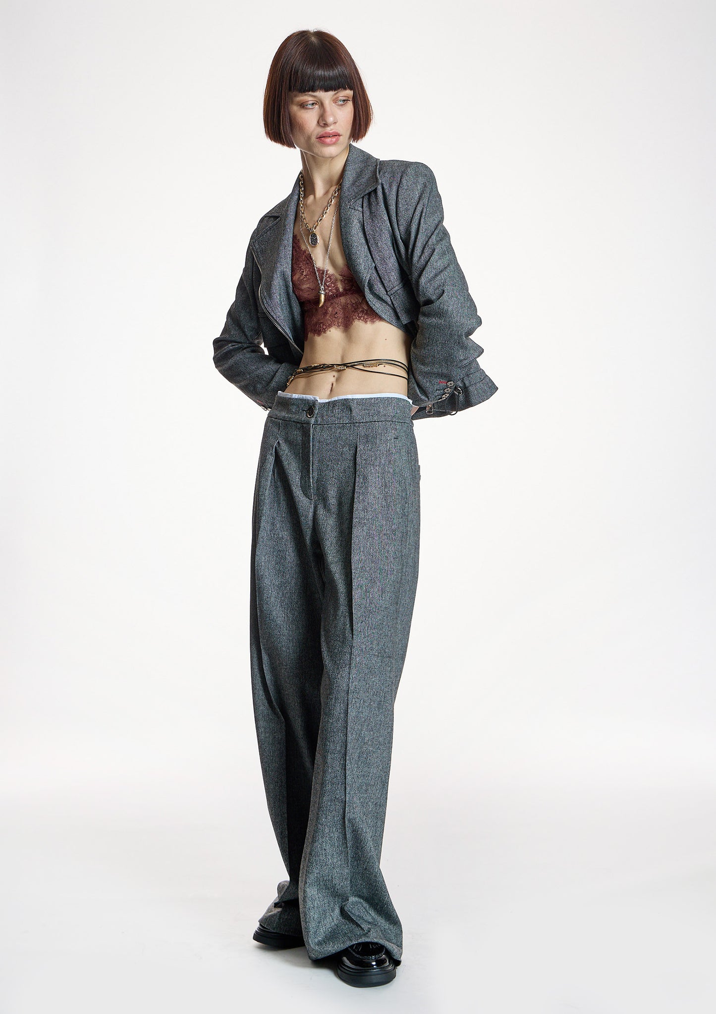 Pantalón ALBA CONDE gris ancho