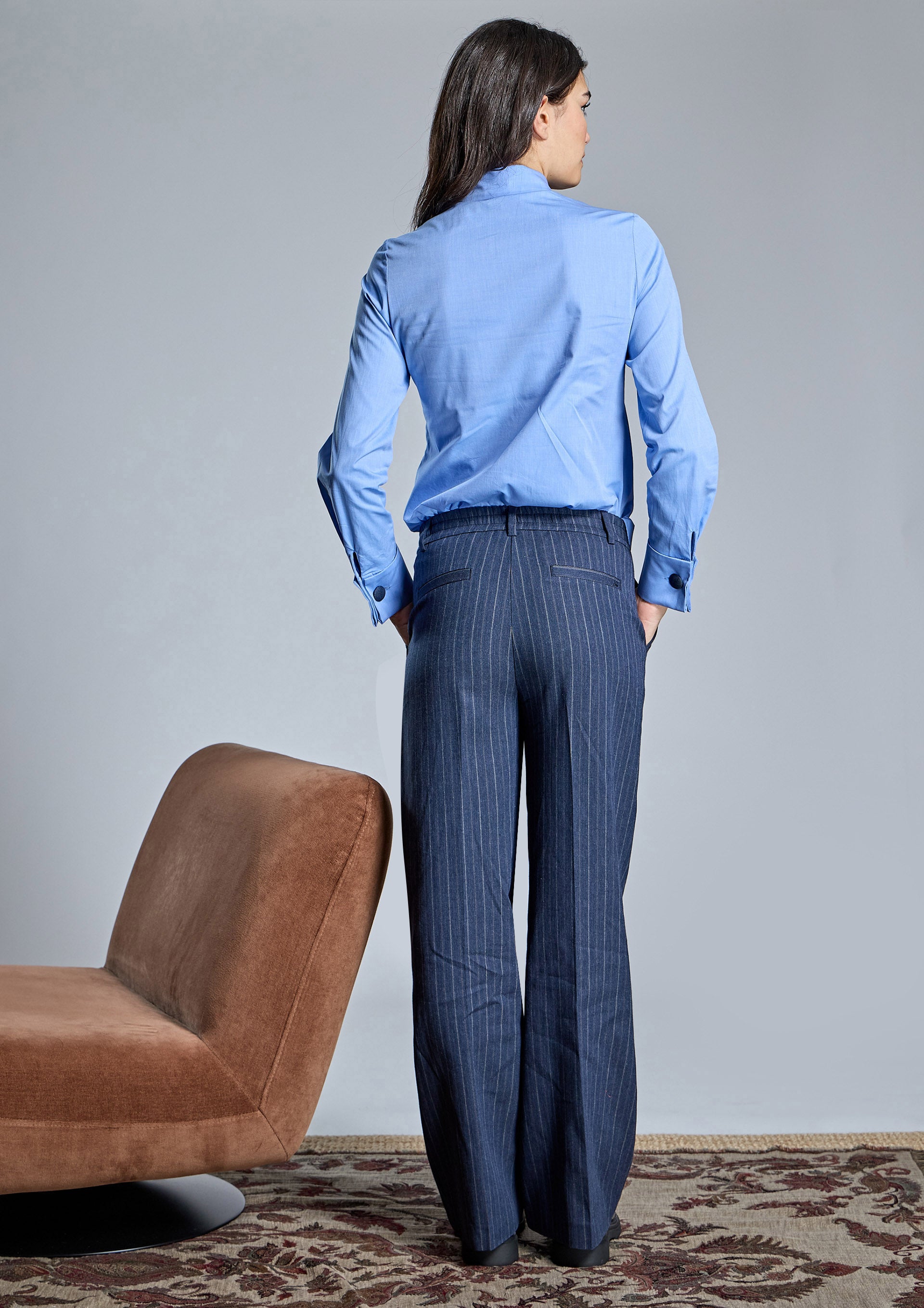 Pantalón ALBA CONDE recto de rayas