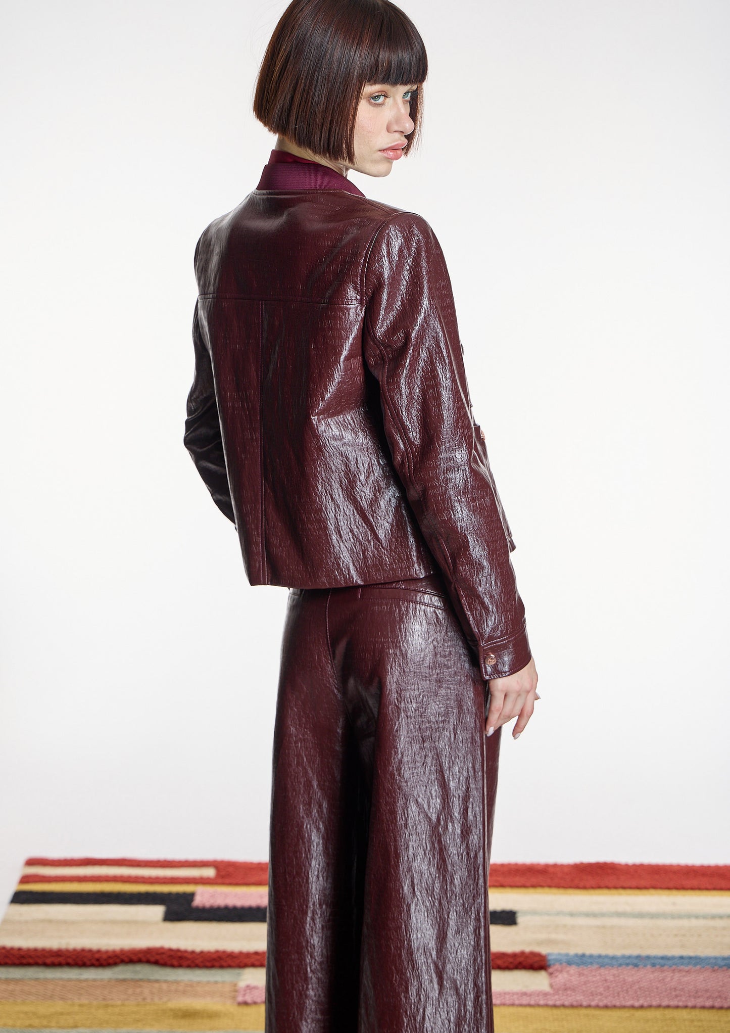 Cazadora ALBA CONDE burdeos efecto piel