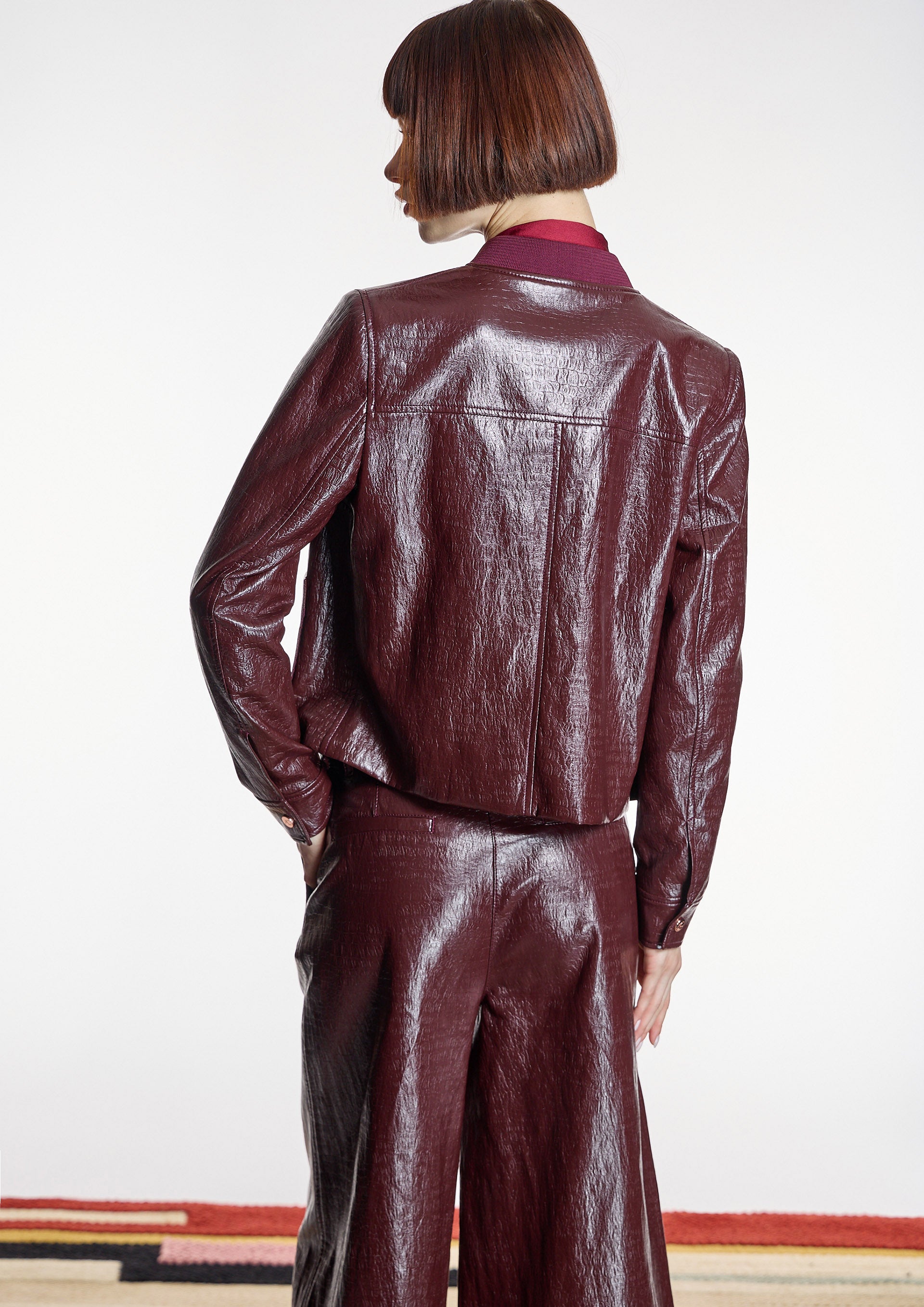 Cazadora ALBA CONDE burdeos efecto piel