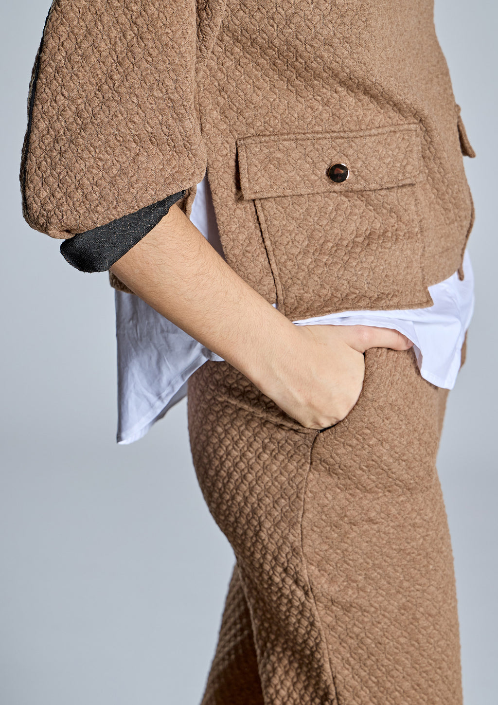 Pantalón ALBA CONDE camel texturizado