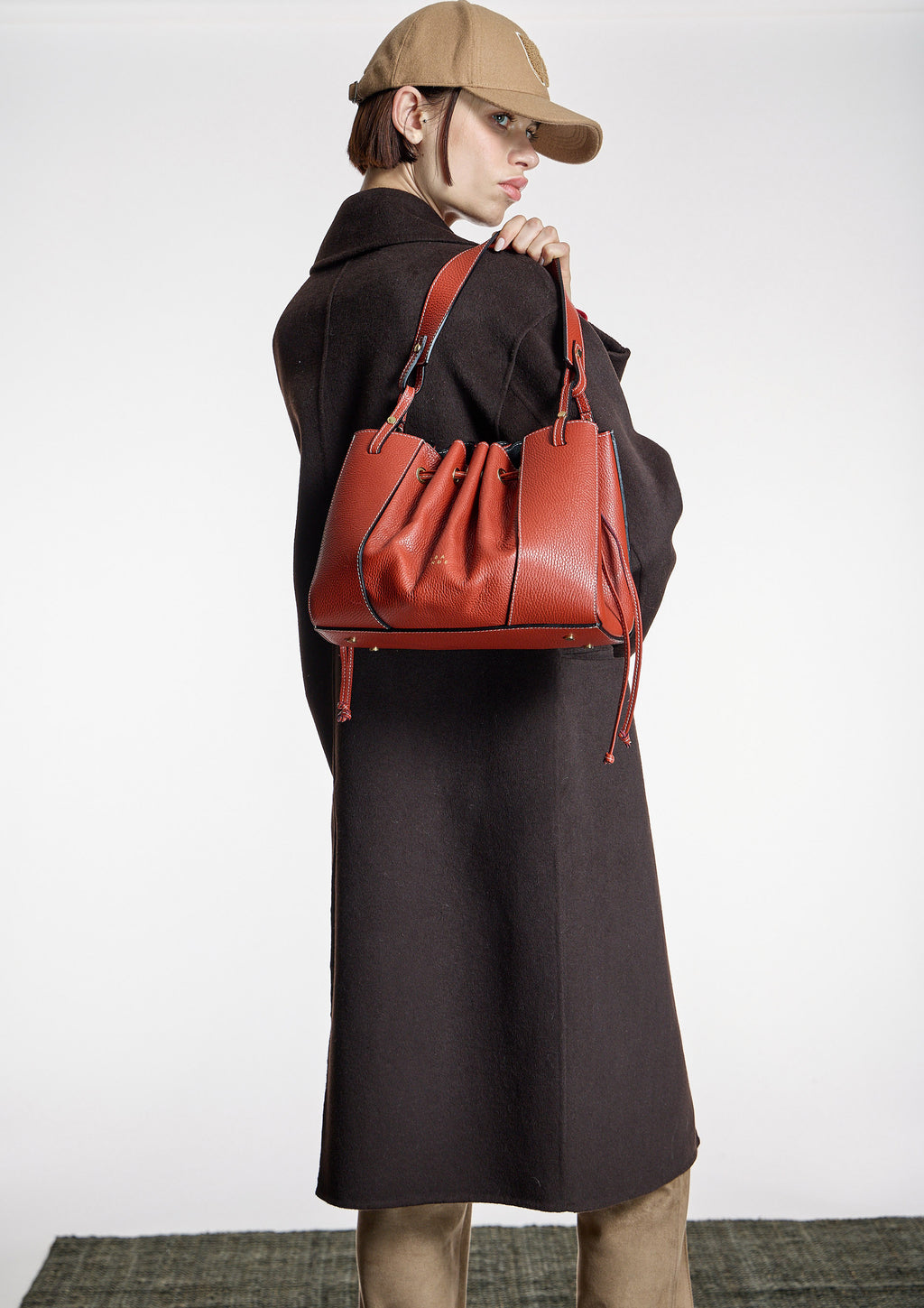 Abrigo ALBA CONDE largo marrón