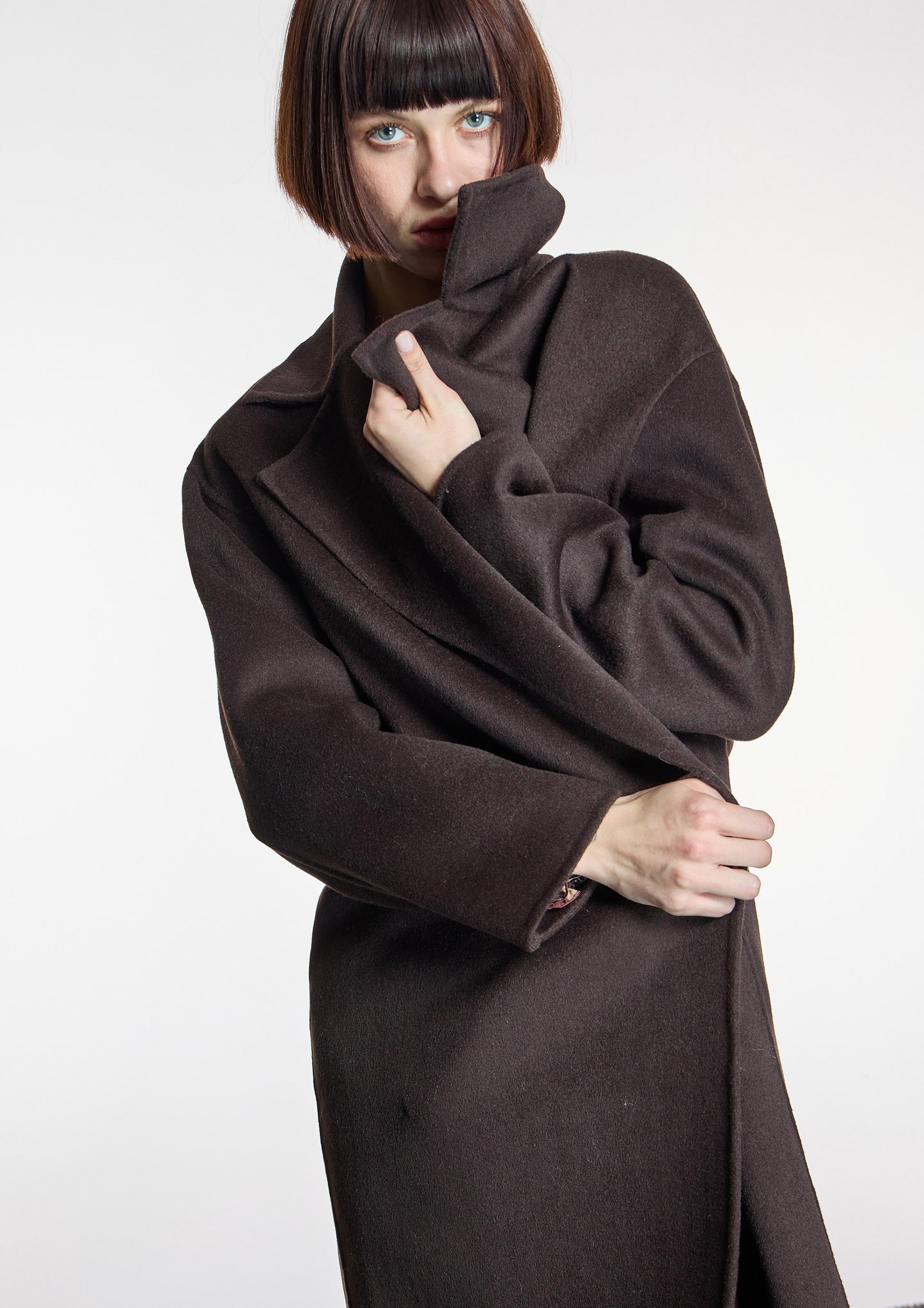 Abrigo ALBA CONDE largo marrón