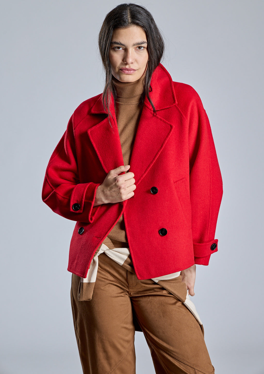Chaqueta ALBA CONDE corta color rojo con solapa