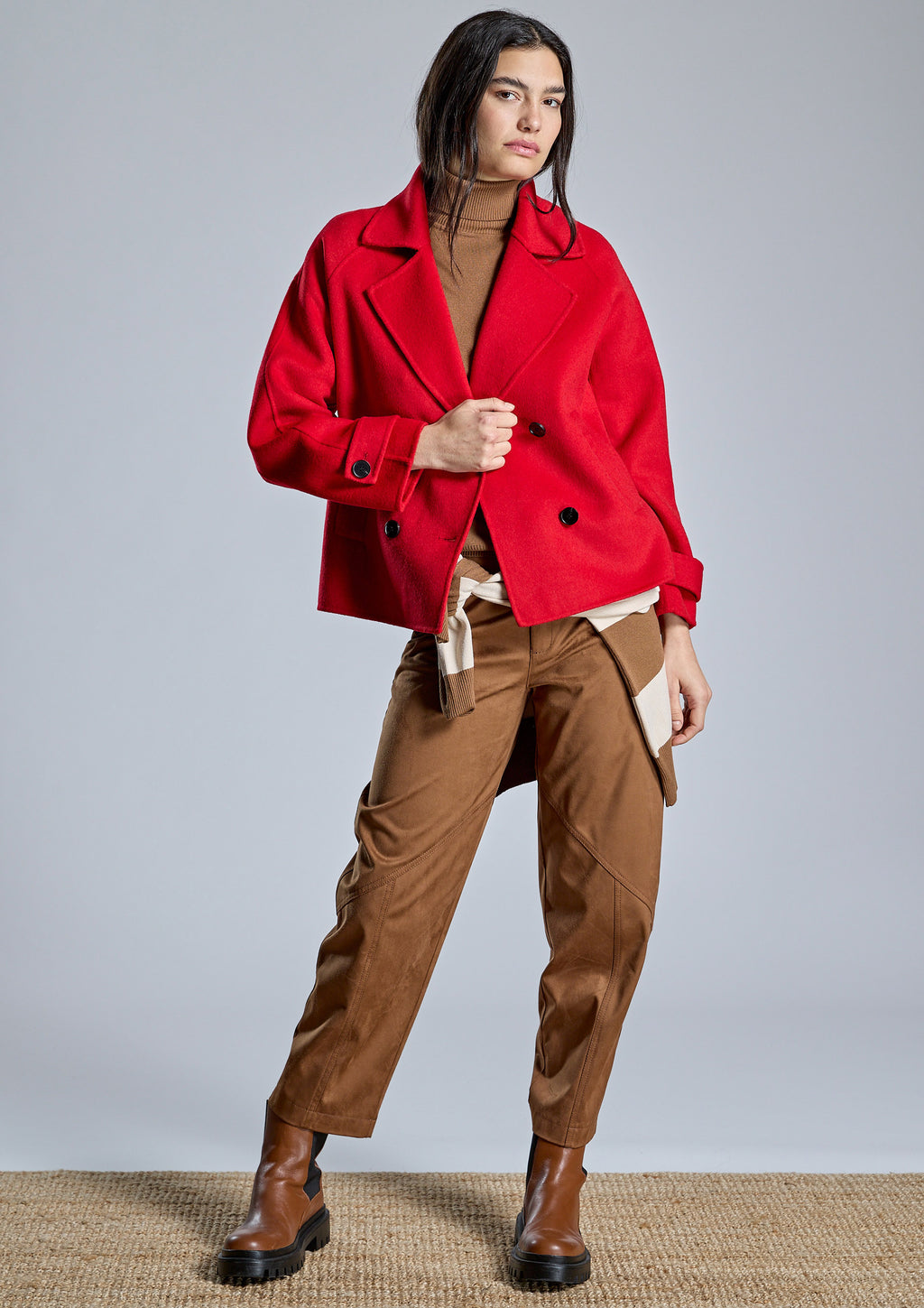 Chaqueta ALBA CONDE corta color rojo con solapa