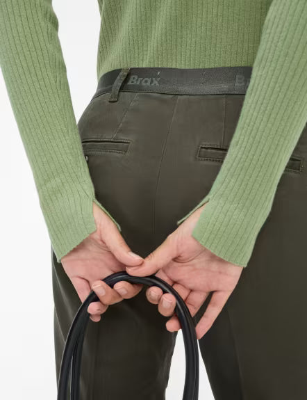 Pantalón BRAX FEEL GOOD corte chino verde