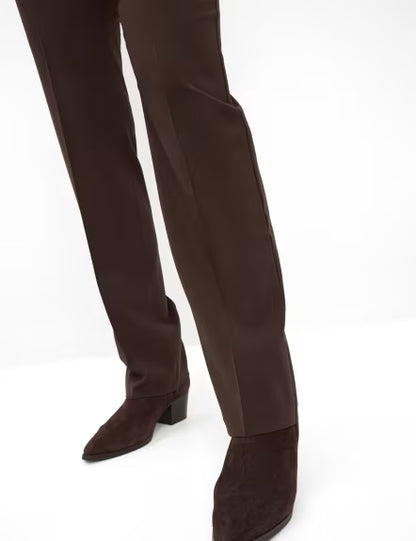 Pantalón BRAX FEEL GOOD chino color marrón chocolate