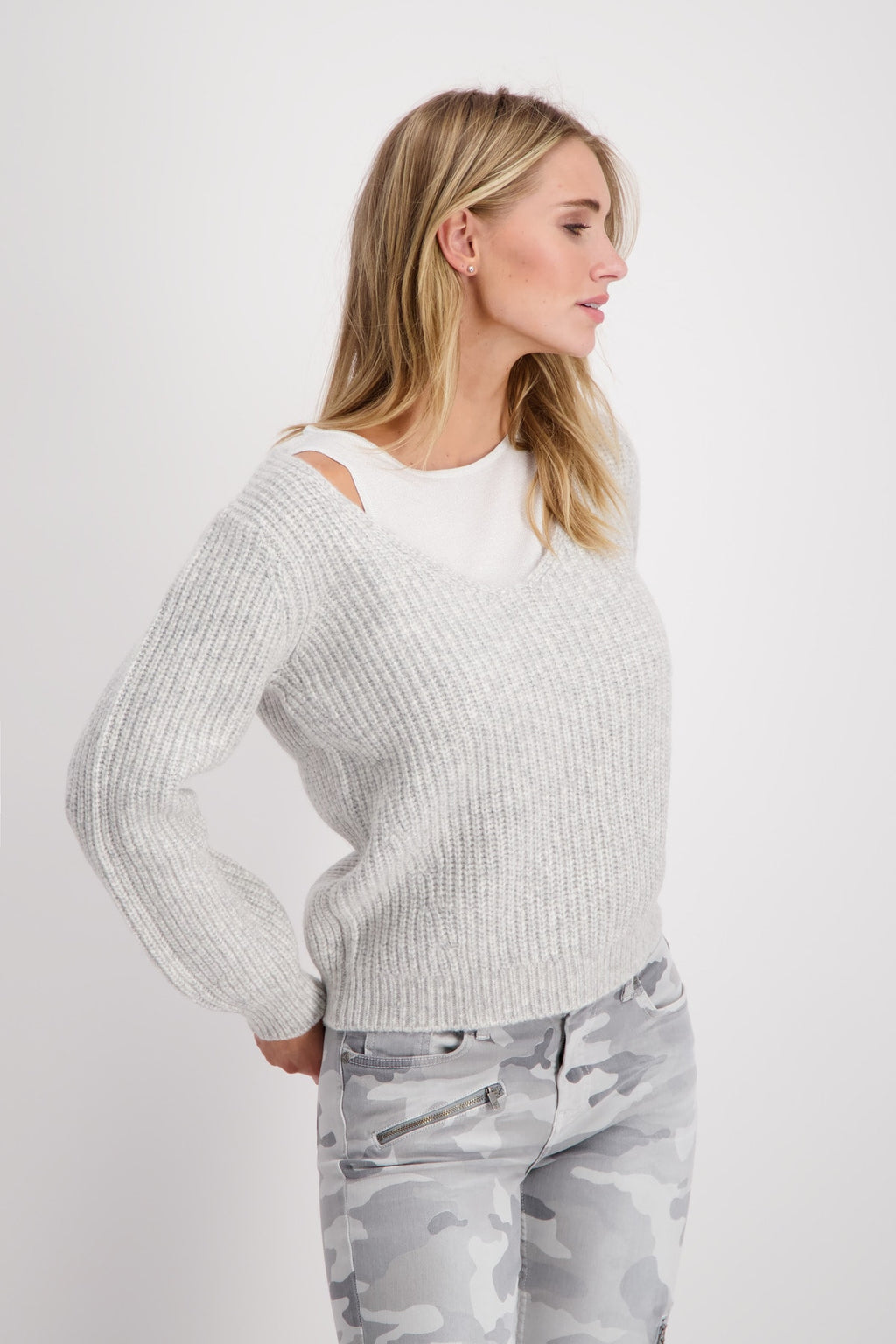 Jersey MONARI esponjoso cuello pico