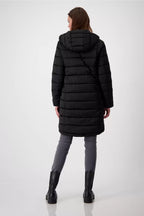 Parka MONARI color negro