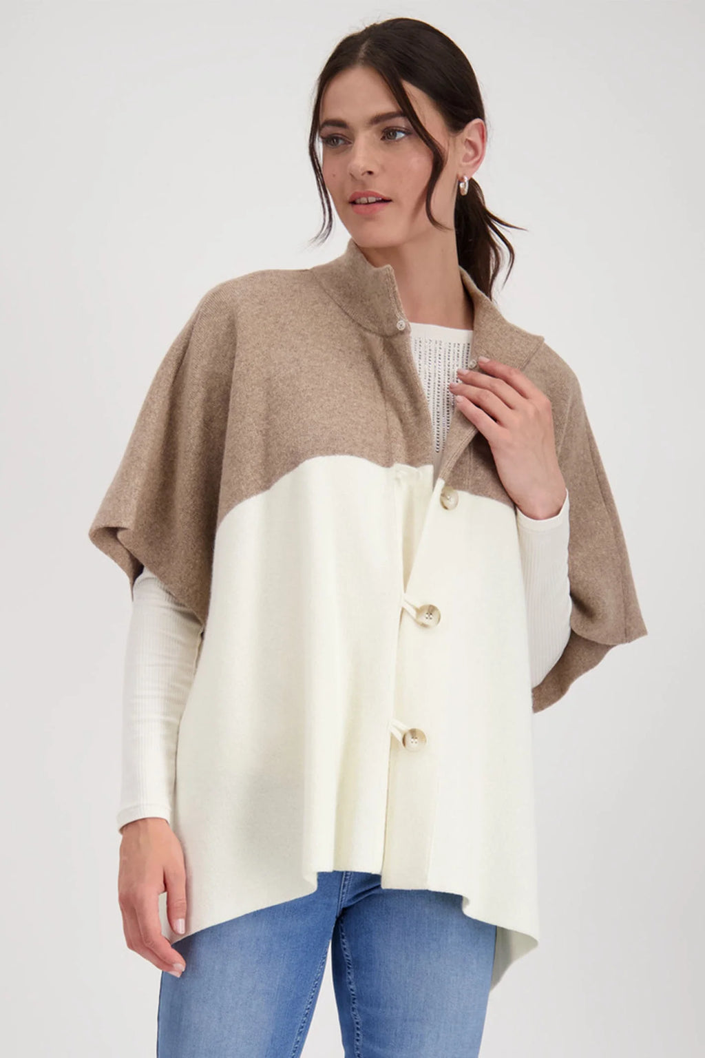 Capa MONARI de punto bicolor