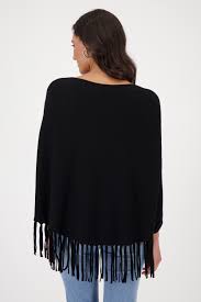 Poncho MONARI con flecos color negro