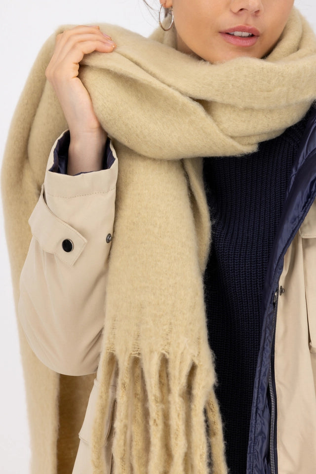 Bufanda MONARI color canela esponjosa