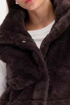 Chaleco MONARI simil piel suave marrón