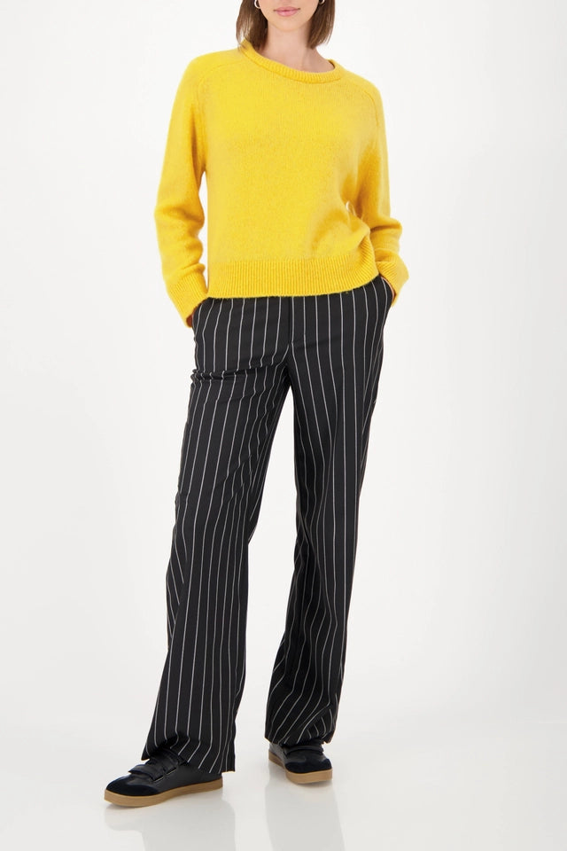 Jersey MONARI punto suave en color amarillo