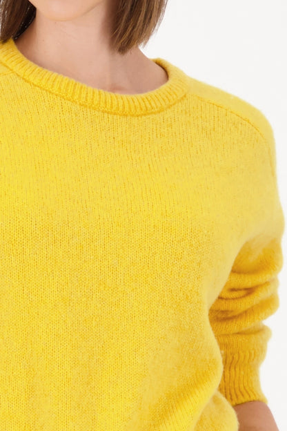 Jersey MONARI punto suave en color amarillo