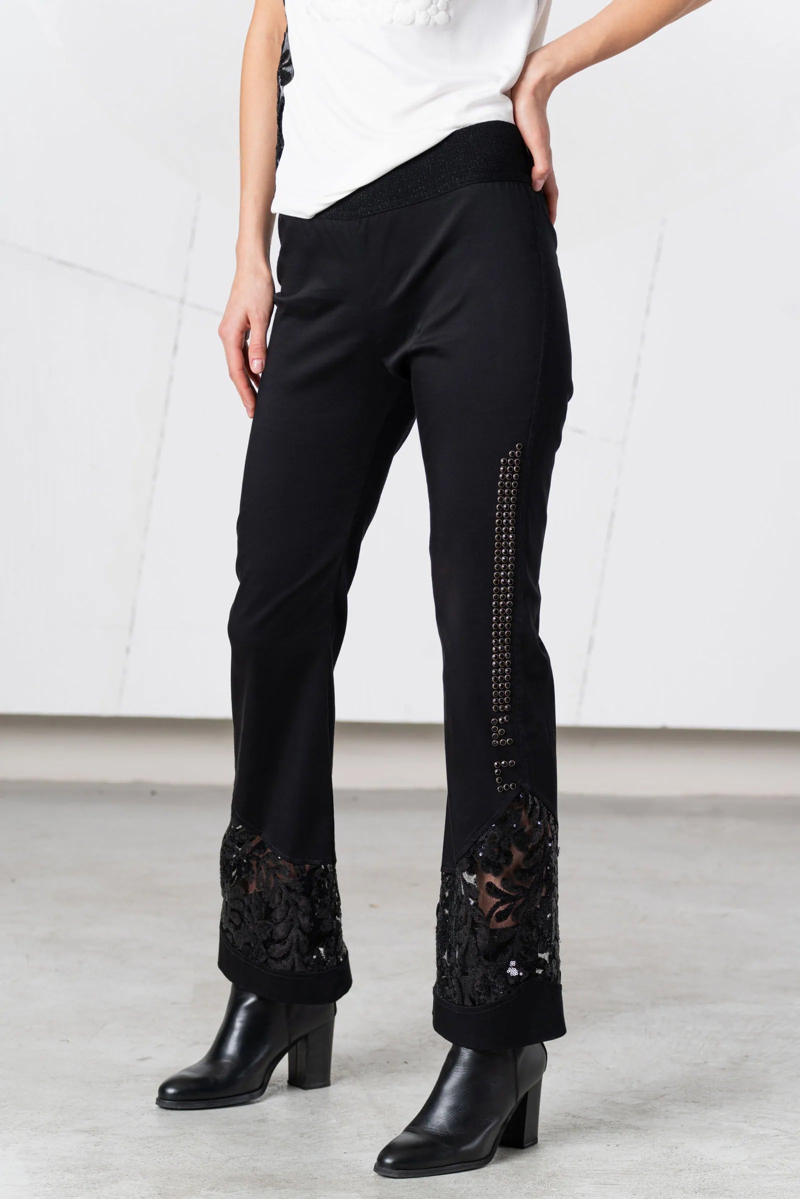 Pantalón ELISA CAVALETTI con lentejuelas y perlas